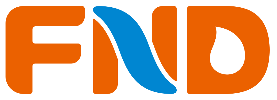 龙拓 V8